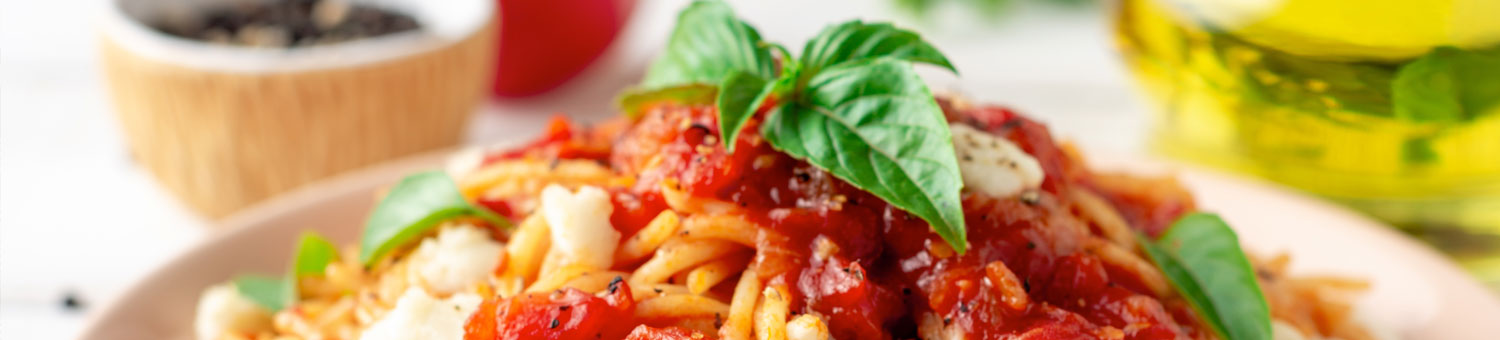 Tomato and herb sauce with spaghetti